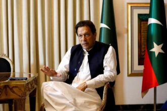 21 Former International Captains Urge PM Shehbaz Sharif to Ensure Medical Care for Imran Khan