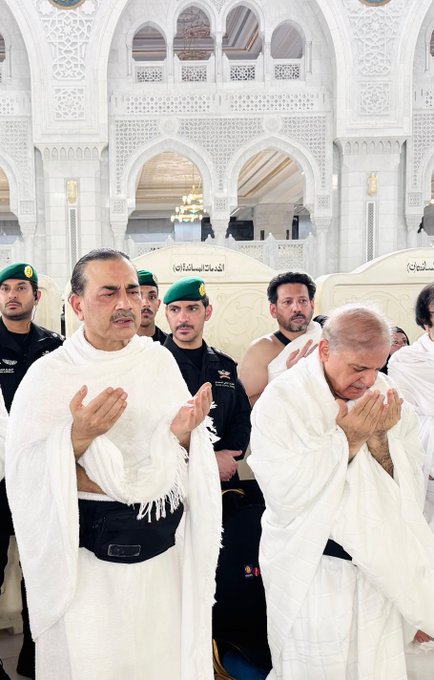 Prime Minister Shehbaz Sharif, Deputy Prime Minister Ishaq Dar, Field Marshal Asim Munir and senior Pakistani officials performed Umrah in Makkah during the Prime Minister's official visit to Saudi Arabia.