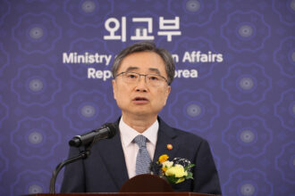 South Korea questions the US decision to end joint military drills early as Foreign Minister Cho Hyun links the move to the Iran conflict.