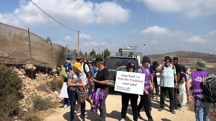 US Urges Netanyahu to Condemn Settlers Besieging Palestinian Homes in West Bank