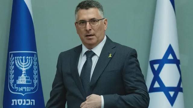 Israel will close the British consulate in East Jerusalem and bar 12 Britons after the UK announced sanctions on West Bank settlements.