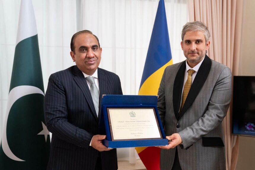Pakistan’s Embassy in Romania honors the Madrigal Choir for its rendition of Pakistan’s national anthem and highlights cultural ties between both countries.
