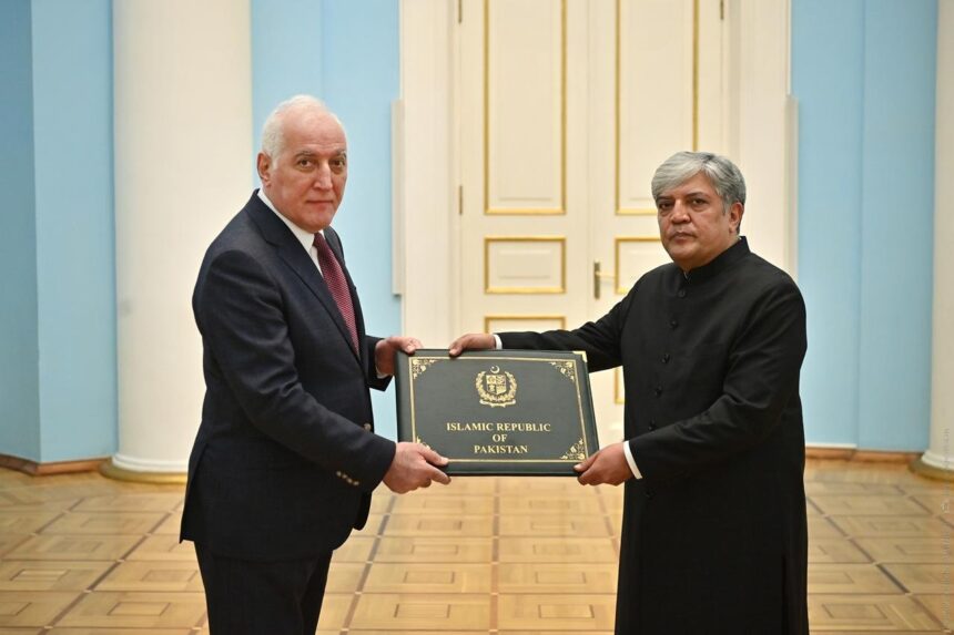 Pakistan’s first Ambassador to Armenia, Shafqat Ali Khan, presents credentials to President Vahagn Khachaturyan as both sides seek stronger ties.