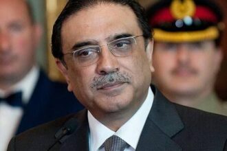Pakistan President Asif Ali Zardari has arrived in London from Vienna for a two-week stay, with medical checkups expected during his visit.