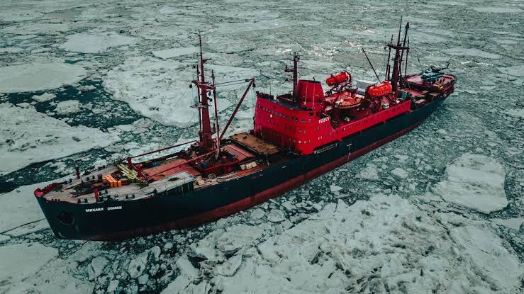 Norway has seized a Russian vessel in Svalbard to enforce a $4.22 billion compensation award won by Ukraine’s Naftogaz over assets seized in Crimea.