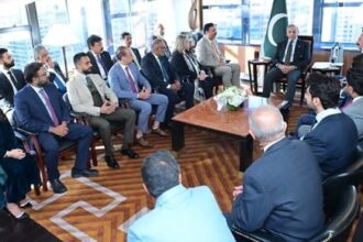 Prime Minister Shehbaz Sharif met Pakistani business leaders and professionals in the US and invited them to invest in Pakistan.