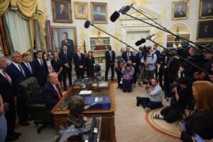 A US federal judge has ordered the Trump administration to restore White House access for CNN, MS NOW and Politico journalists for 14 days.