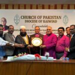 Church of Pakistan presents the Global Peace Award to Tahir Ashrafi for his efforts to promote peace, interfaith harmony and religious tolerance.
