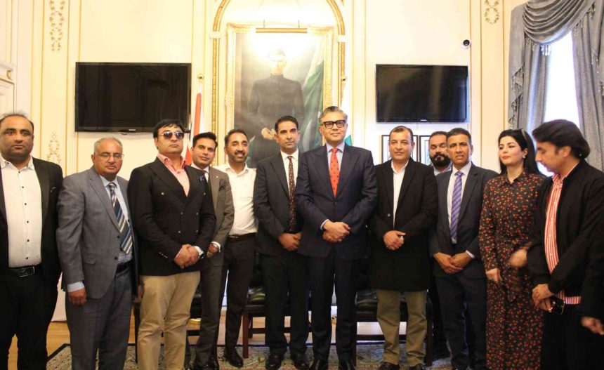 Pakistan’s High Commissioner to the UK welcomes Pakistan Press Club, London, office bearers and praises their role in diaspora awareness and journalism.