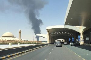 Yemen fighting intensifies as Houthis target Saudi sites while Saudi-backed forces advance toward Sanaa and regain positions near Bab al-Mandeb.