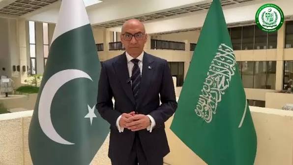 Pakistan’s Ambassador Ahmad Farooq says 17 Pakistanis, including five women, were injured in Houthi attacks on Riyadh airport.