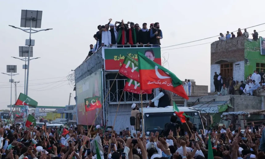PTI’s long march led by KP Chief Minister Sohail Afridi reaches Karak after starting from Lakki Marwat following failed government-opposition talks.